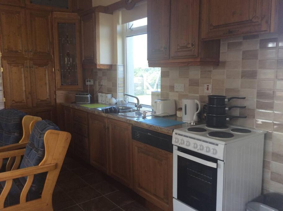Rossport Bungalow With An Atlantic View Ballina  Esterno foto